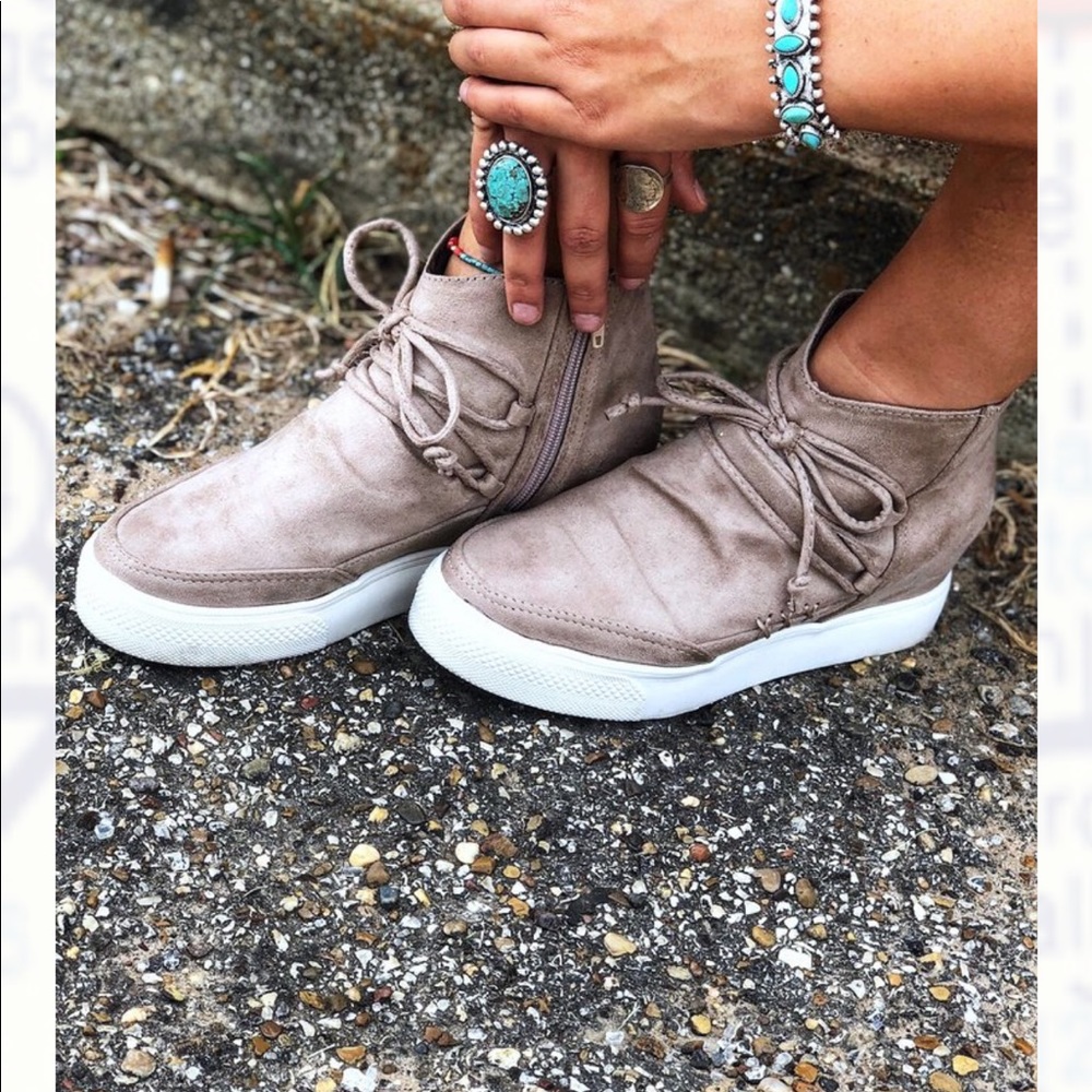 Sneaker Wedges